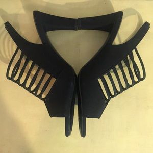 LAURA SCOTT BLACK STRAPPIE SHOES. BRAND NEW!